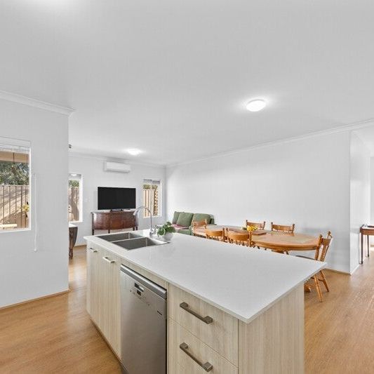 Girrawheen - Photo 1