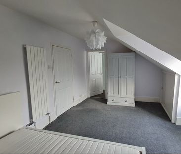 1 Bed Flat, Grosvenor Road, W4 - Photo 1