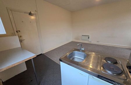 Flat 4, 5A Fulford Road, Scarborough - Photo 3