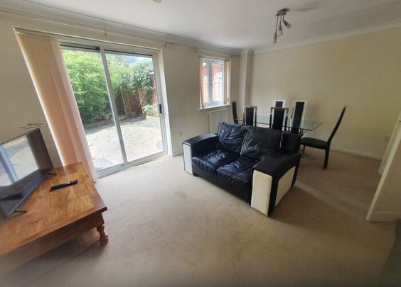 4 bedroom semi detached student property to rent - Photo 1