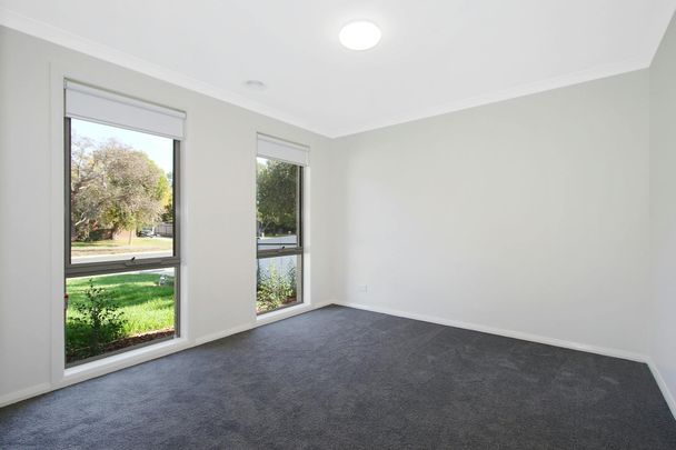 Townhouse close to centre of town! - Photo 1