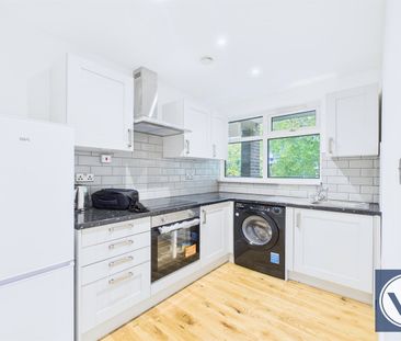 Flat to Rent: Roebourne Way, E16 - Photo 4