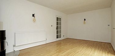 Roselands, Walmer, Deal, CT14 7QE, Kent - Photo 2