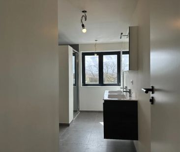 Duplex appartement met vier slaapkamers en ruim terras - Photo 2