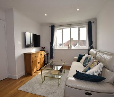 Grove Road, Romford, RM6 - Photo 6