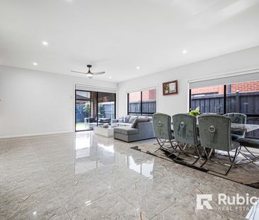 The Perfect Family Home with Extra Kitchen & Solar - Photo 2
