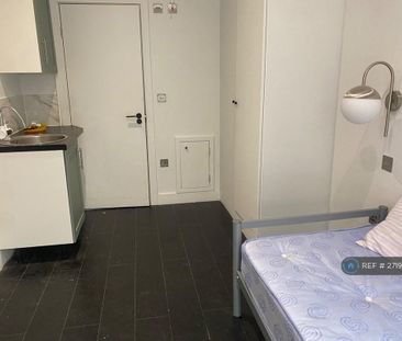 Studio to rent - Photo 3