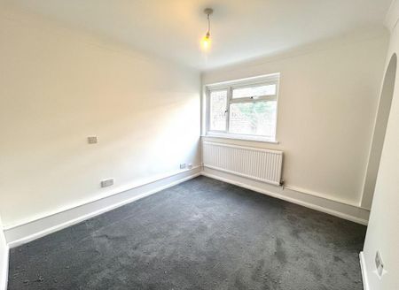 2 bedroom semi-detached bungalow to rent - Photo 4