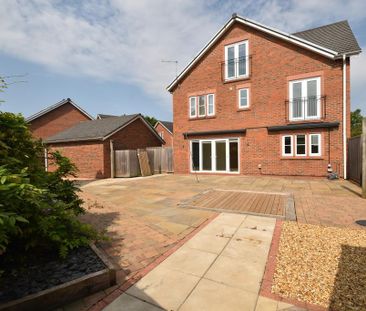 6 bedroom detached house to rent - Photo 1