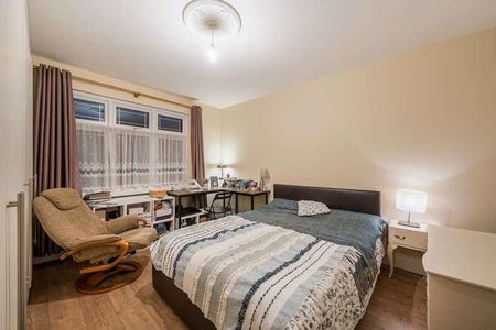 Whitchurch Gardens, Harrow, HA8 - Photo 5