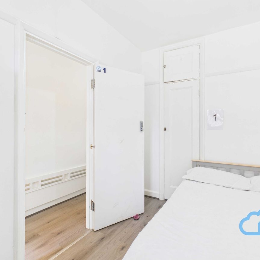 RM1 Woodstock Court | Lee | London | SE12 9HT - Photo 1