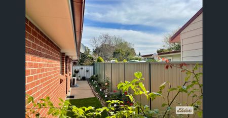 NEAT AS A PIN! - Photo 5