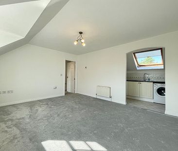 2 bed flat to rent in Peked Mede, Hook, Hampshire, RG27 9US - Photo 5