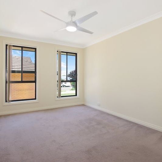 Spacious 3-Bedroom Townhouse in Springdale Heights - Photo 1