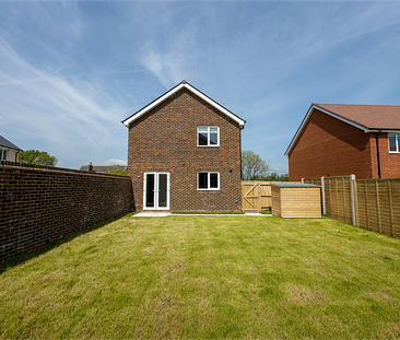 3 bedroom detached house to rent - Photo 3