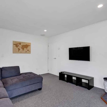 Tawa Street - Hawera - Photo 4