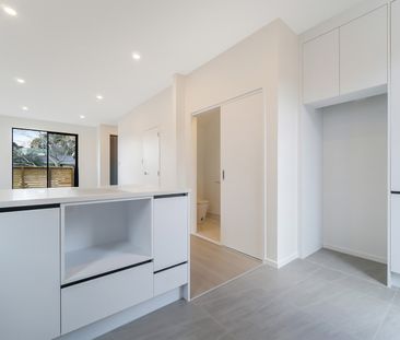 Brand-New 2-Bedrooms 2 bathrooms Townhouse in Onehunga - Photo 2