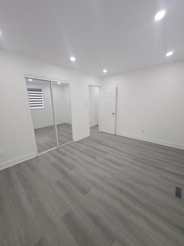 For Lease - 3 Sylvia Street, Barrie, Ontario - Photo 2