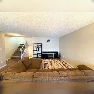 Paisley SW Edmonton 4 Bed 3.5 Bath Duplex For Rent - Photo 1