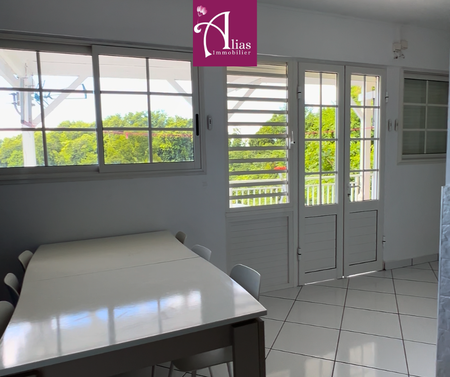 Location Appartement 5 pièces 90m² LES ABYMES 97139 - Photo 3