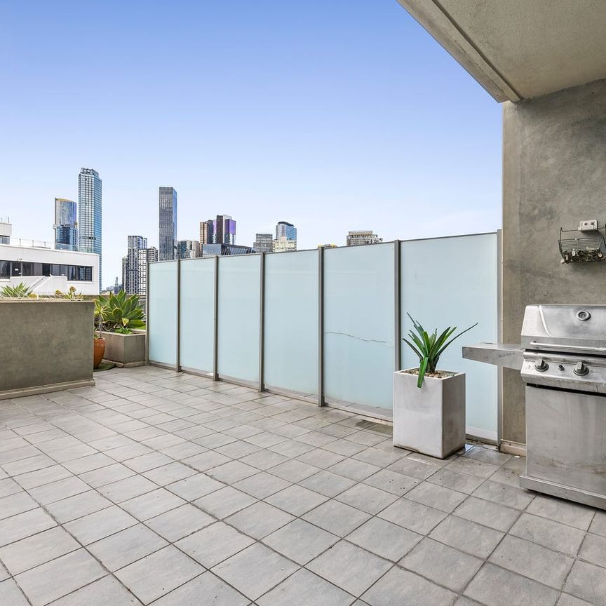 A stylish and spacious haven in Flinders Wharf - Photo 1