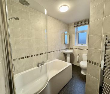 4 bedroom terraced house to rent - Photo 6