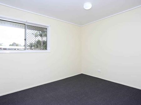 CABOOLTURE SOUTH - CLOSE & CONVENIENT - Photo 2