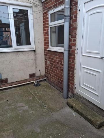 3 bedroom terraced house to rent - Photo 3