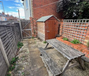 4 Bed Terraced House, Cardigan Gardens, RG1 - Photo 5