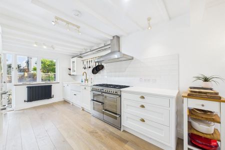 4 bedroom terraced house to rent - Photo 5