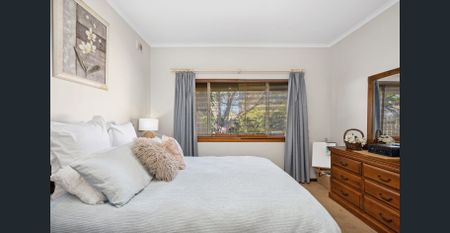 Split level, freshly painted 3 bedroom home in Morphett Vale - Photo 2