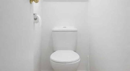 Spacious 4-Bedroom Family Home Ã¢ÂÂ Water & Internet Included - Photo 3