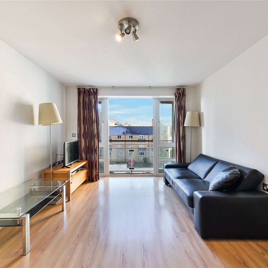 St. Davids Square, London, E14 3WG - Photo 1