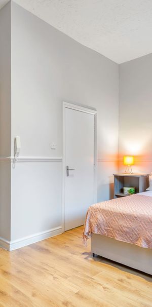 257 HYDE PARK ROAD Leeds - LS6 1AG - Photo 1