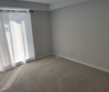 For Lease - 800 Kiniw Private, Manor Park - Cardinal Glen and Area, Ontario - Photo 2
