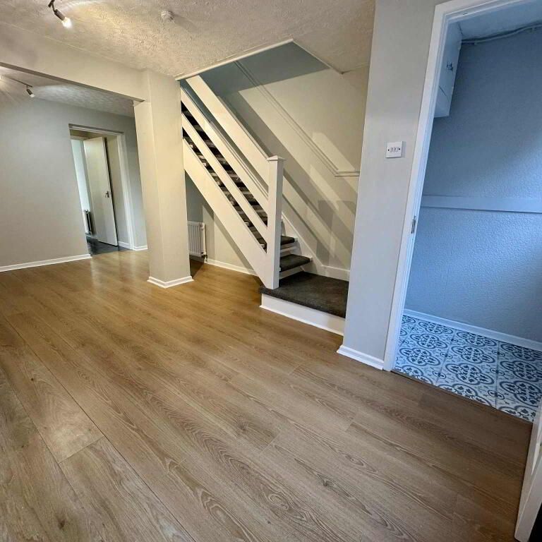 32 Lower Waterloo Road, Larne, BT40 1NP - Photo 1