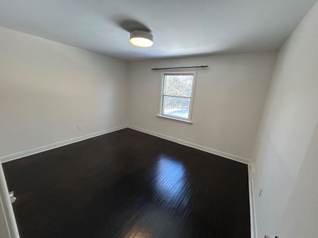 For Lease - 294 Betty Ann Drive, Toronto, Ontario - Photo 5