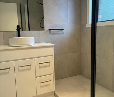 Perfectly Positioned Renovated Townhouse - Photo 1