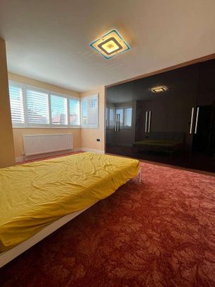 1 bedroom in a house share to rent - Photo 1
