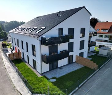 Helle Dachgeschosswohnung (3.5 Zimmer) mit Balkon & moderner EBK - Foto 1