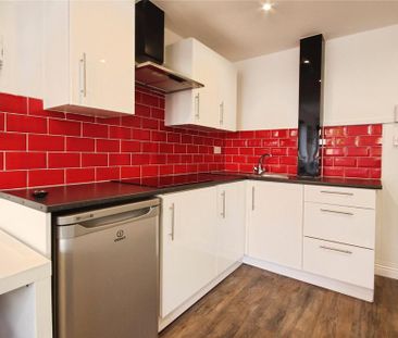 Maisonette to rent - Photo 3