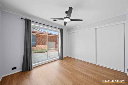 Spacious, Fully Detached Townhouse in a Quiet Queanbeyan Pocket - Photo 5