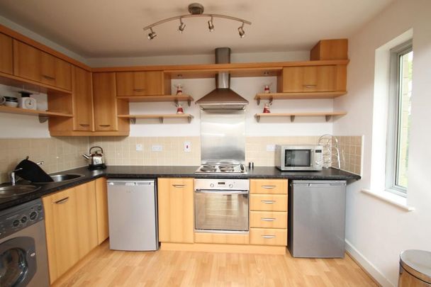 2 bedroom flat to rent - Photo 1