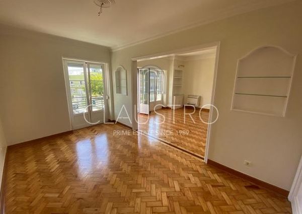 Apartamento T3+1 em Lisboa