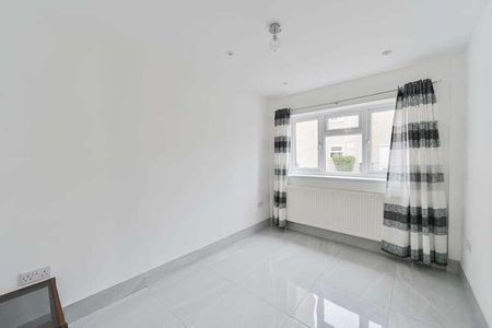 Portland Road, Mitcham, CR4 - Photo 2