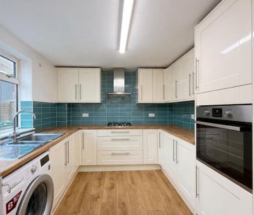 3 bedroom semi-detached house to rent - Photo 5