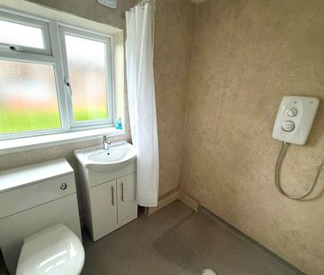 New Hey Road, WIRRAL - Photo 3