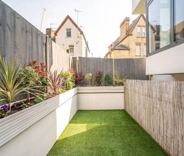 4 bedroom detached house to rent - Photo 4