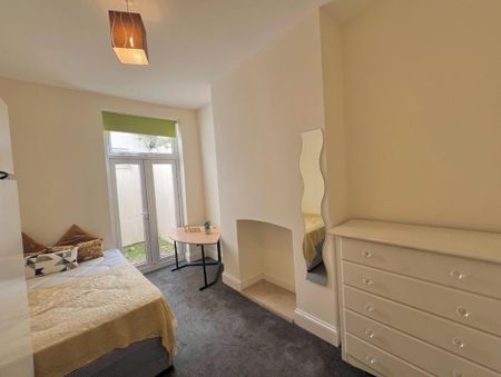 6 bedroom house to rent - Photo 4