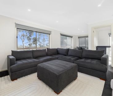 Modern comfort and space in a quiet court location - Photo 5